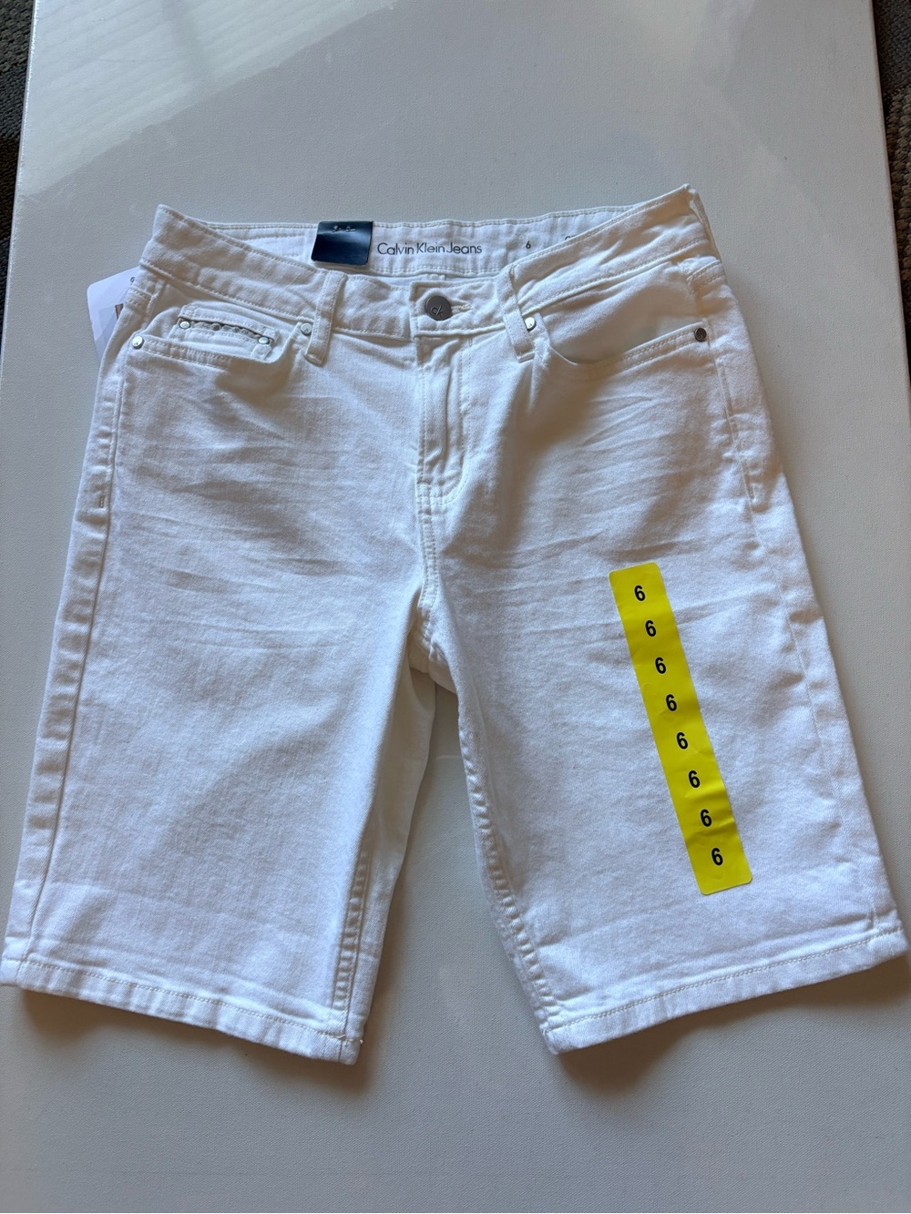 NWT Calvin Klein Jeans White Denim City Shorts Size 6
